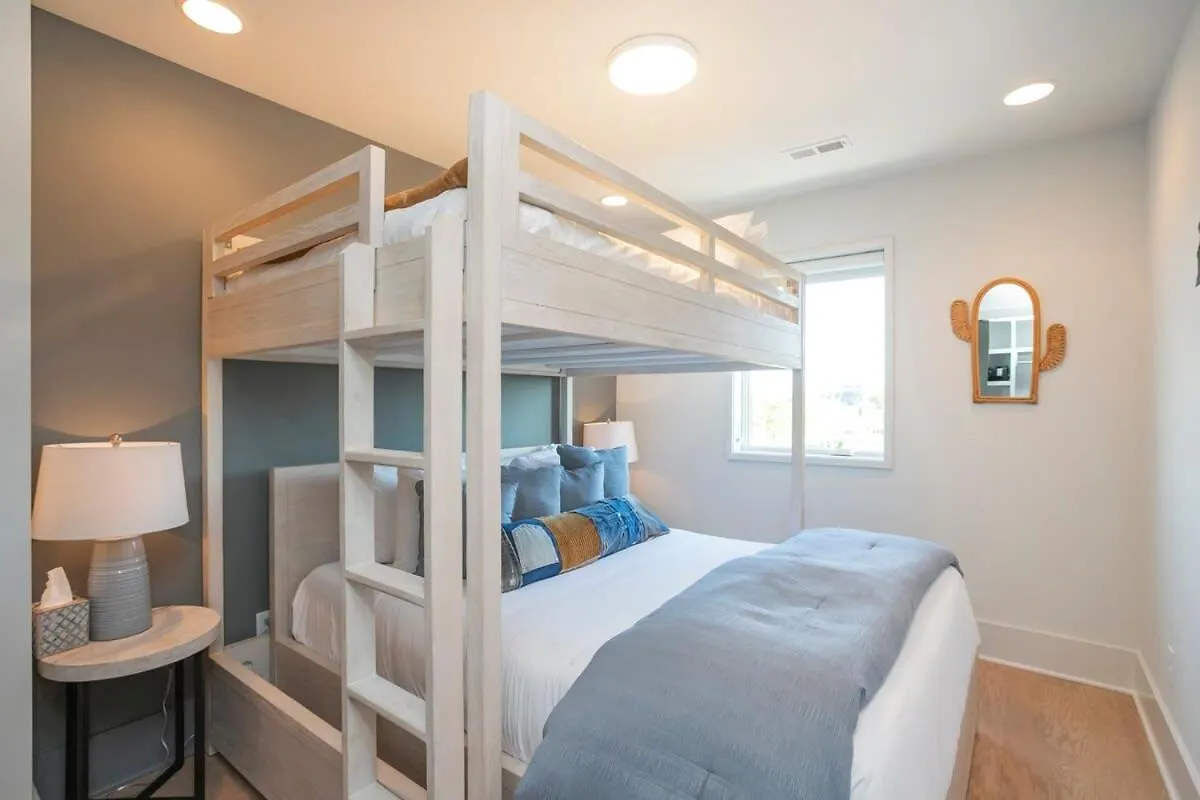 Holiday home Fabulous Location Walk To Food & Bars Roof Deck Villa Nashville