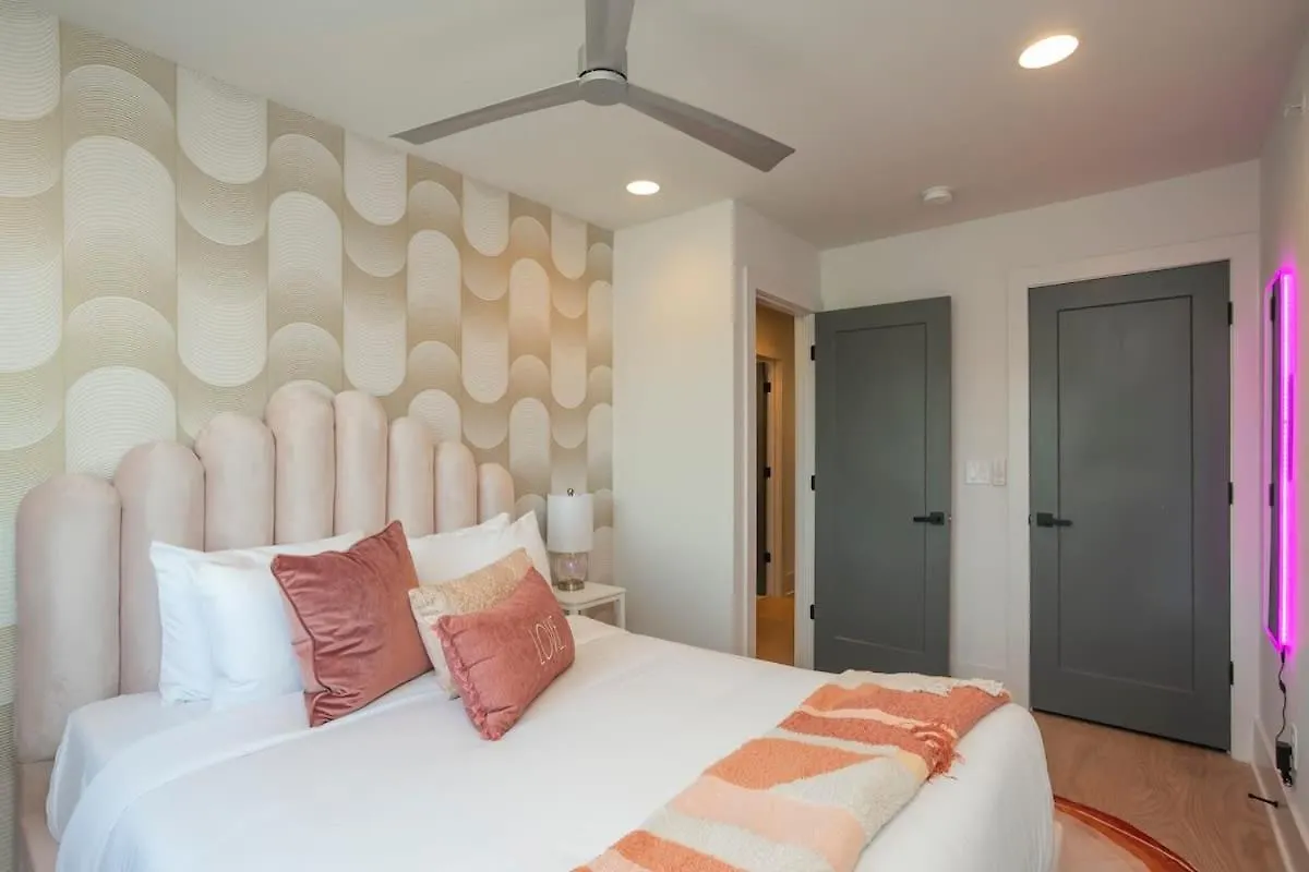 Fabulous Location Walk To Food & Bars Roof Deck Villa Nashville