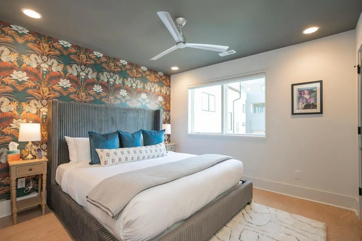 Fabulous Location Walk To Food & Bars Roof Deck Villa Nashville 0*,  United States