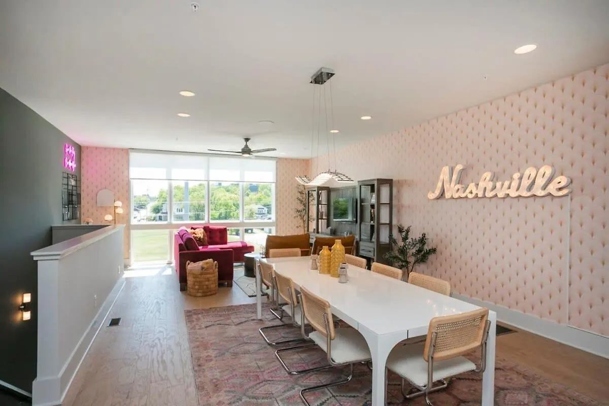 Fabulous Location Walk To Food & Bars Roof Deck Villa Nashville United States