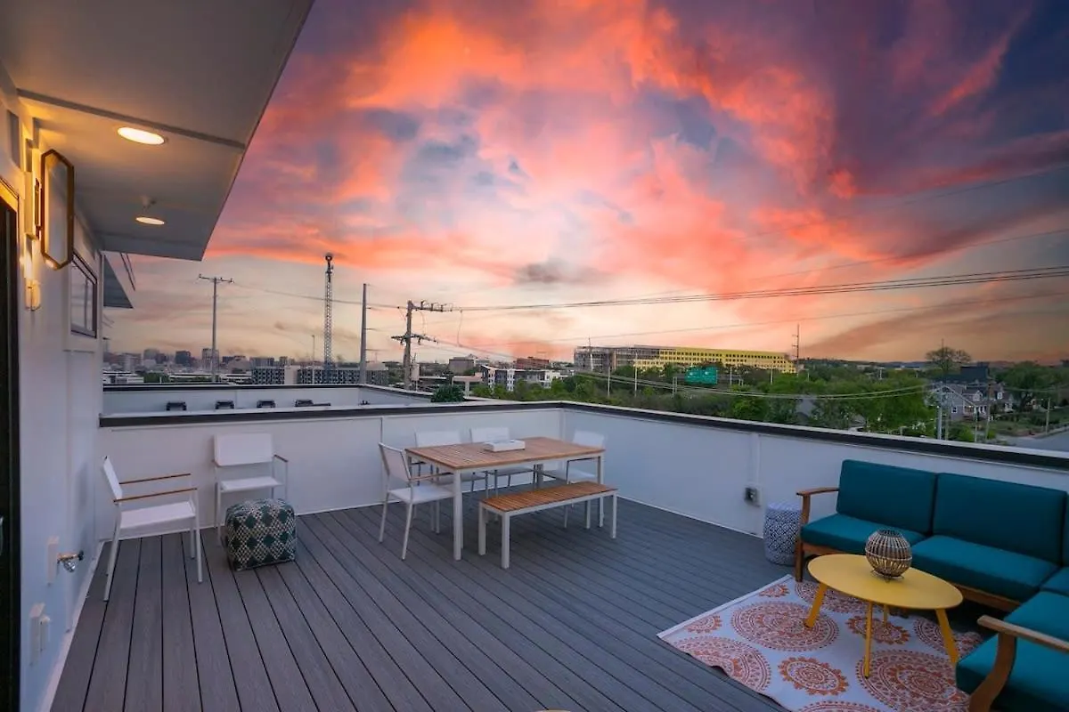 Fabulous Location Walk To Food & Bars Roof Deck Villa Nashville United States